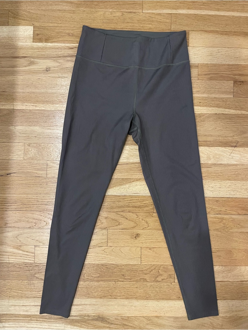 Girlfriend Collective -Ribbed olive leggings - L